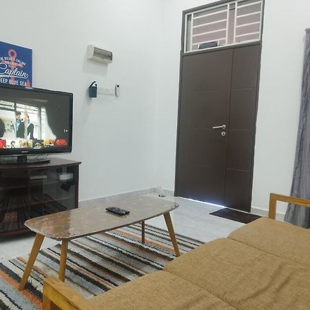 Homestay Batu Pahat, Bushra Luaran gambar