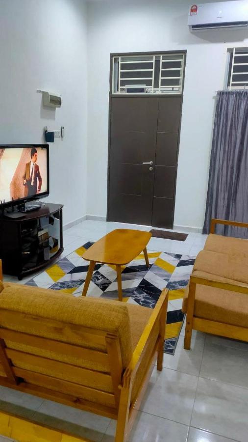 Homestay Batu Pahat, Bushra Luaran gambar